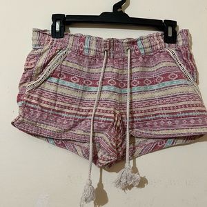 Patterned Shorts with Front and Back Pockets